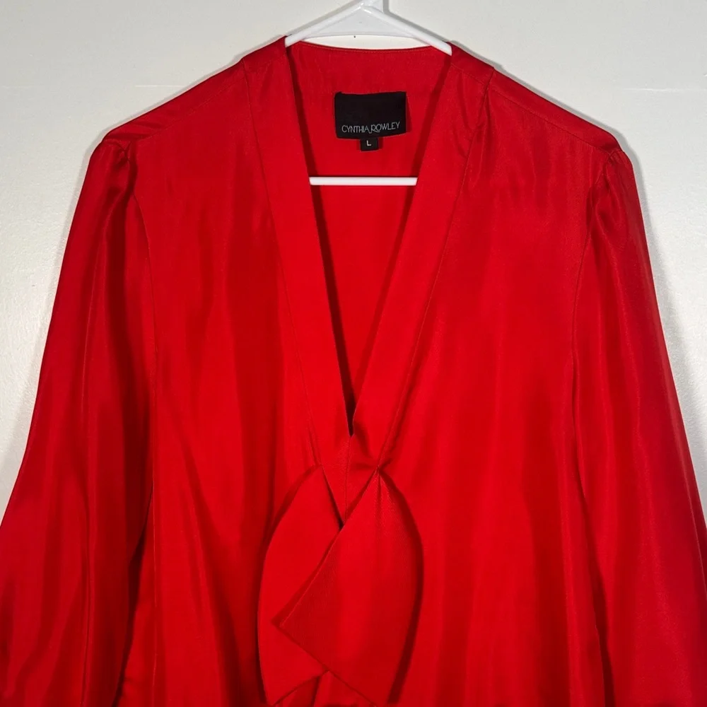 Cynthia Rowley Red 100% Silk Blouse L Elegant V-Neck Tie Front Statement Top